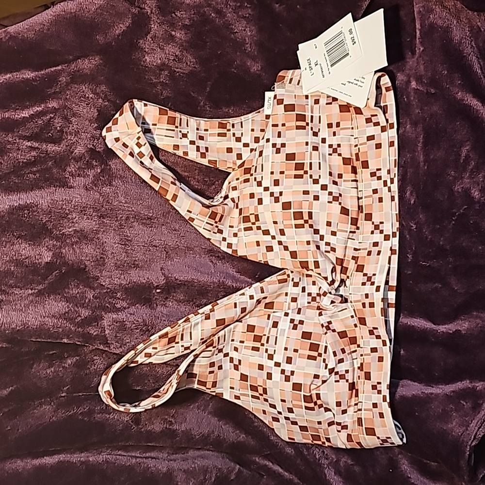 Do the Twist sports bra